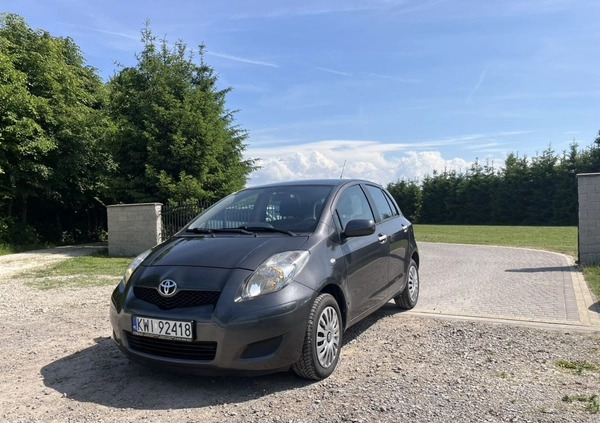 Toyota Yaris cena 20800 przebieg: 199000, rok produkcji 2011 z Bochnia małe 781